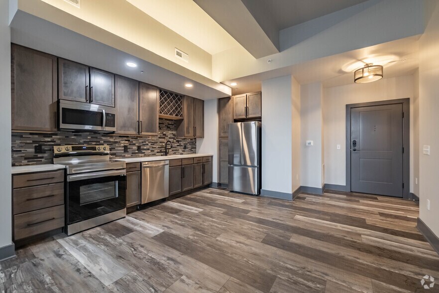 More Photos Of 830 Main St, Cincinnati Apartments For Lease