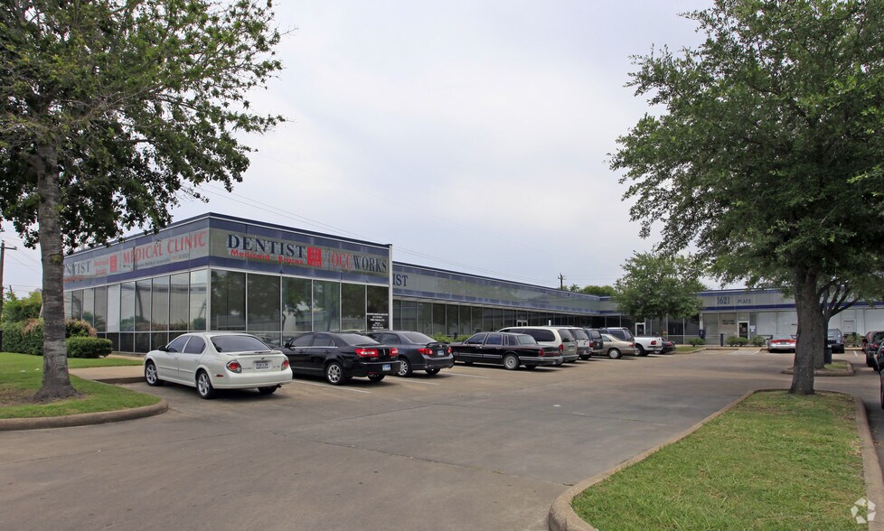 More Photos Of 117 Lane Dr, Rosenberg Unknown For Lease