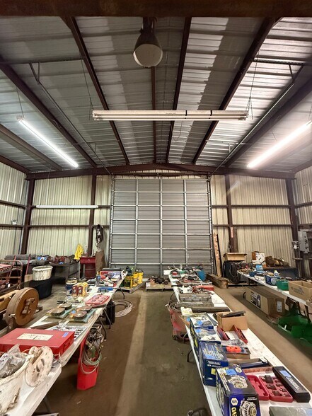 More Photos Of 2606 Colonel Thomson Highway hwy, Saint Matthews Warehouse For Sale