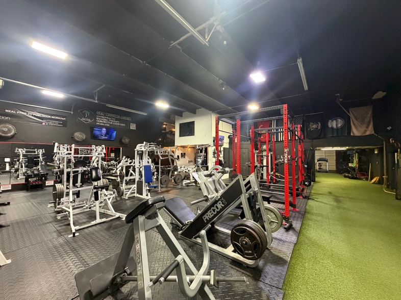 More Photos Of 1142 Okeechobee Rd, West Palm Beach Industrial For Lease