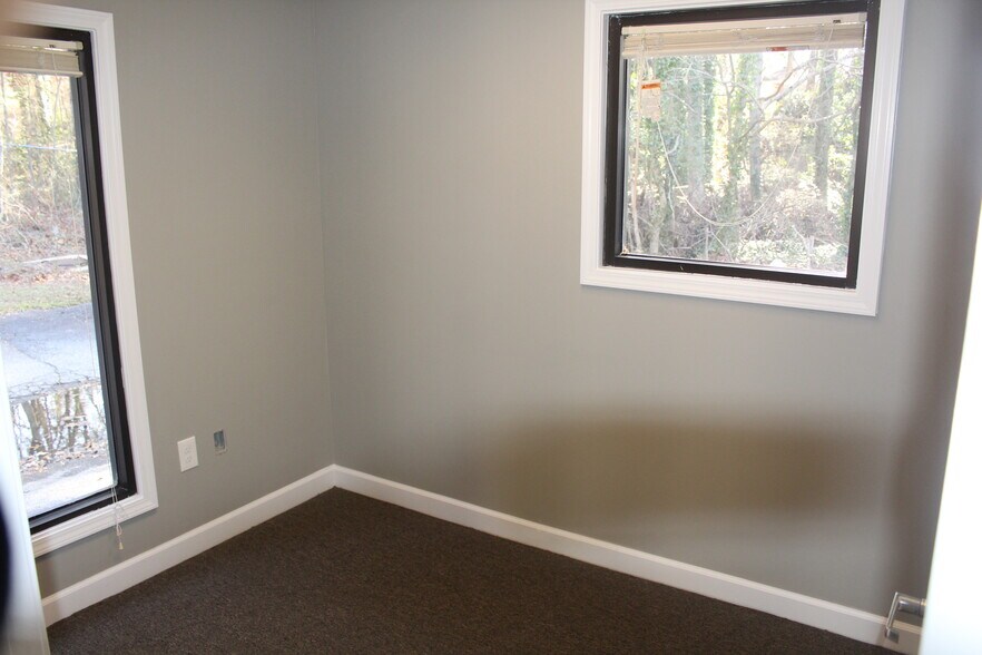 More Photos Of 409 Arrowhead Blvd, Jonesboro Office Residential For Lease