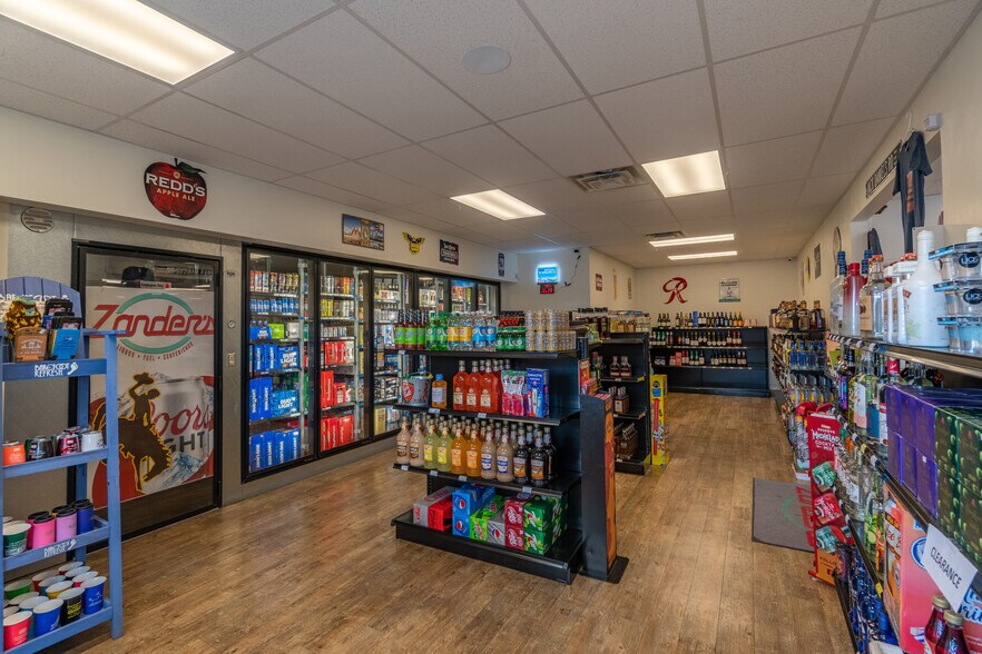 More Photos Of 730 E Main St, Lander Service Station For Sale