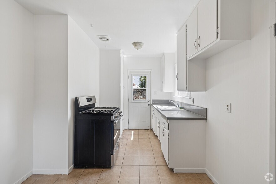 More Photos Of 6801-6809 Valmont St, Tujunga Apartments For Sale
