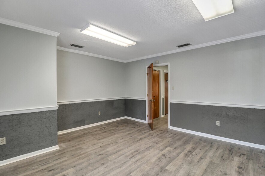 More Photos Of 7370 Hodgson Memorial Dr, Savannah Office For Sale
