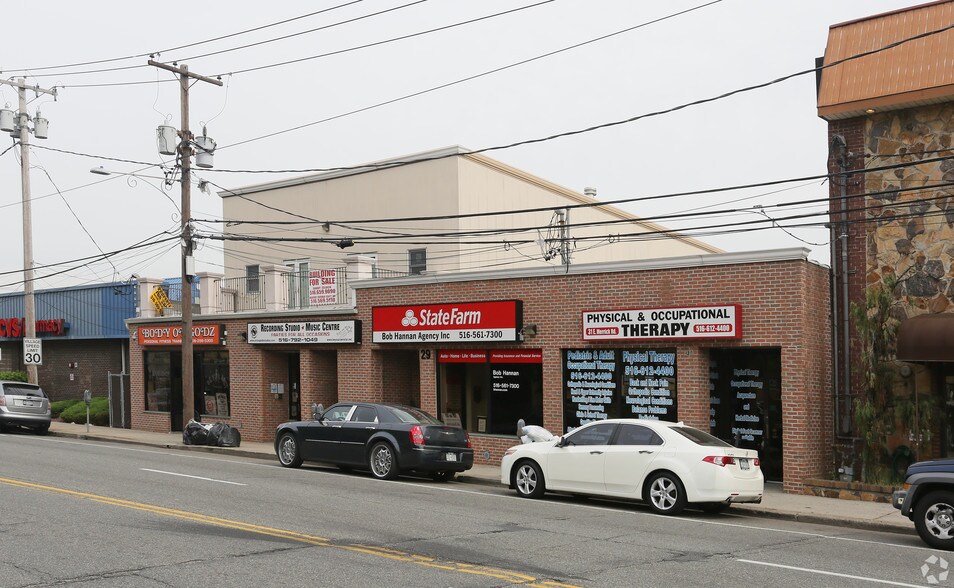 More Photos Of 25-27 E Merrick Rd, Valley Stream Office For Lease