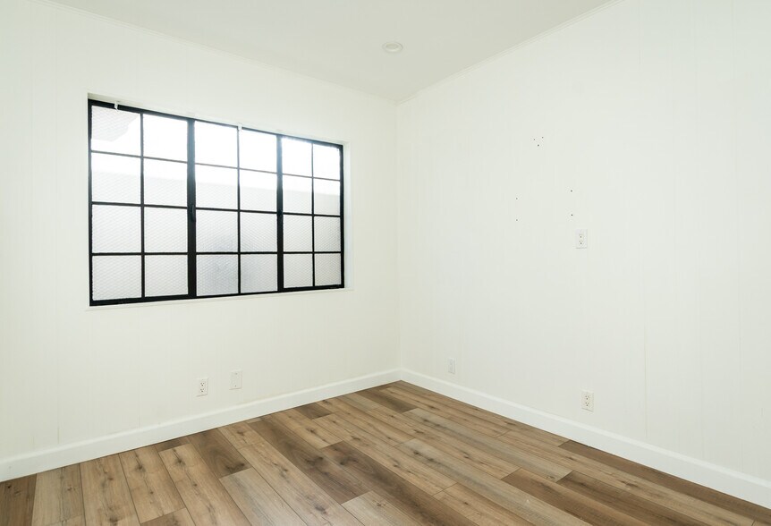 More Photos Of 2028 Lake Ave, Altadena Medical For Lease
