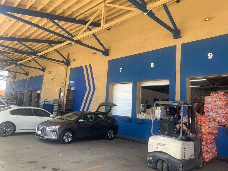 More Photos Of 1937-2035 E Vernon Ave, Vernon Refrigeration Cold Storage For Lease