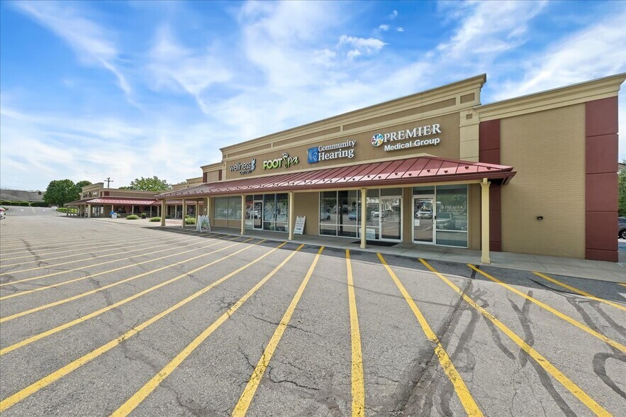 More Photos Of 696 Dutchess Tpke, Poughkeepsie Unknown For Lease