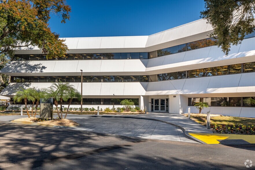 More Photos Of 5130 Eisenhower Blvd, Tampa Office For Lease
