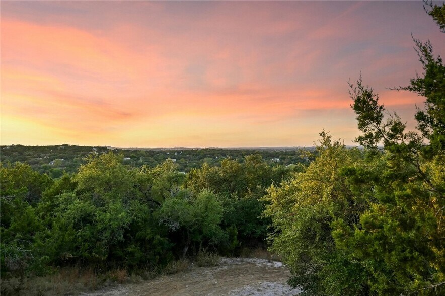 More Photos Of 167 N Tumbleweed Trl, Austin Specialty For Sale