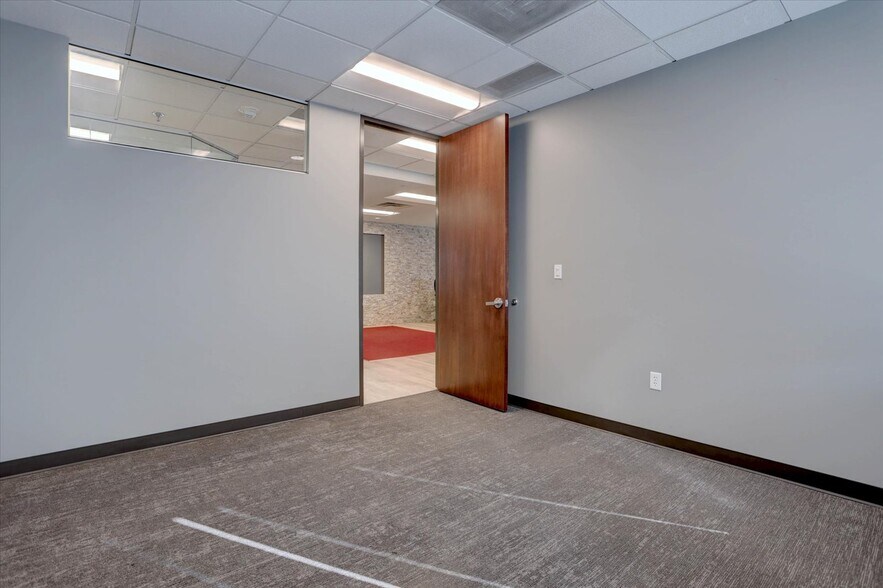 More Photos Of 140 E 19th Ave, Denver Office For Sale