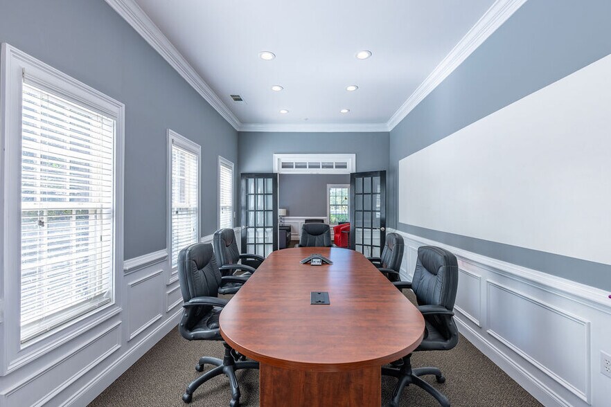 More Photos Of 3375 Chastain Gardens Dr, Kennesaw Office For Sale