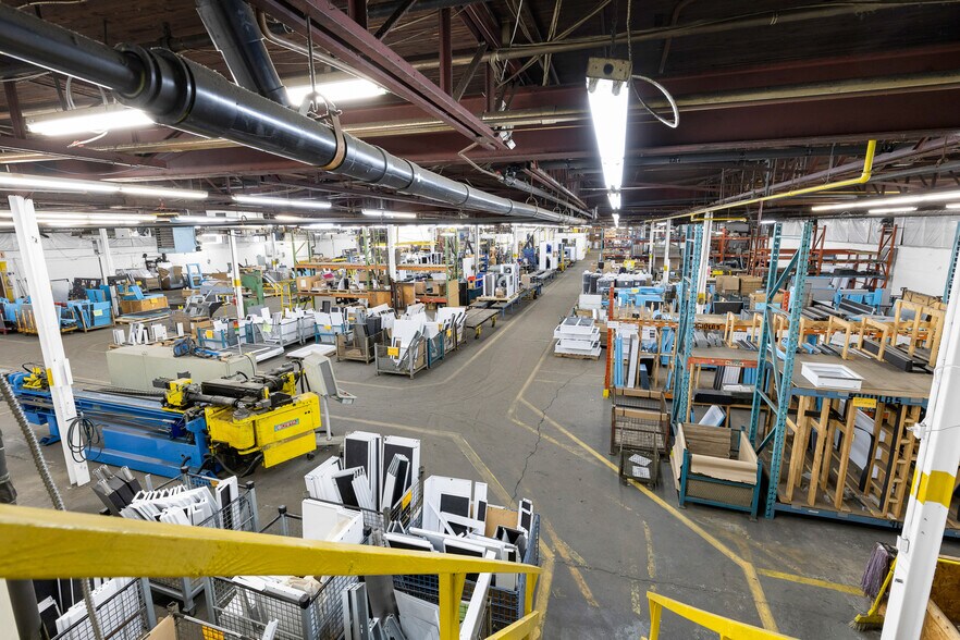 More Photos Of 262 Rue Scott, St-Jérôme Warehouse For Sale