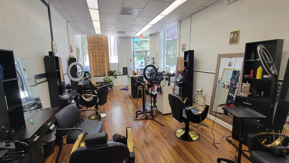 More Photos Of 100 N 7th St, Richmond Storefront Retail Office For Lease