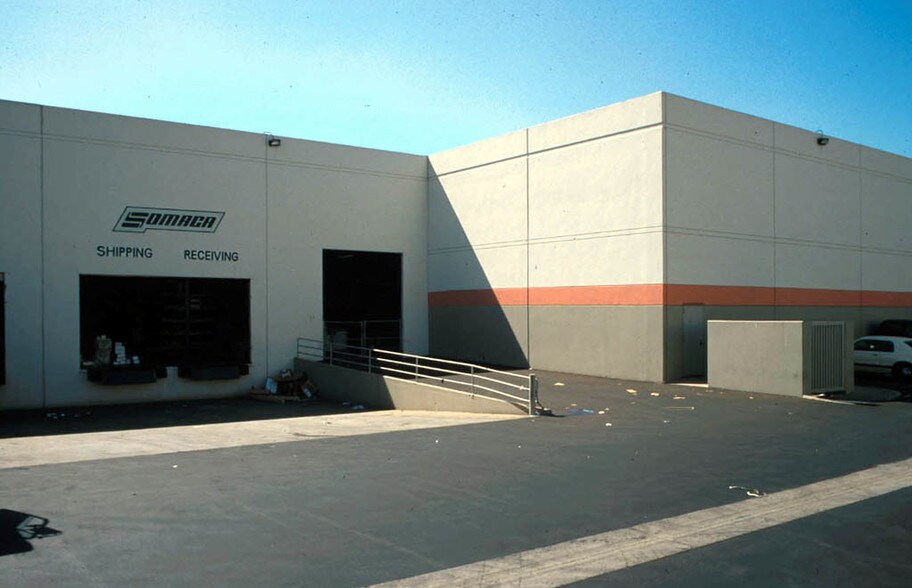 Primary Photo Of 7225 E Oxford Way, Commerce Warehouse For Sale