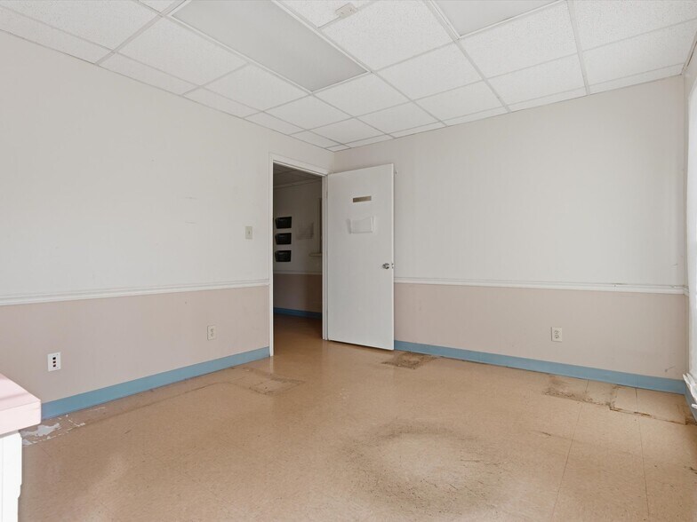 More Photos Of 825 Majestic Ct, Gastonia Medical For Lease