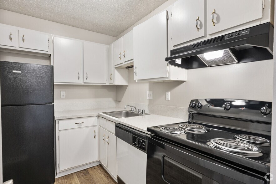 More Photos Of 107 Sterling Ct NW, Center Point Apartments For Sale