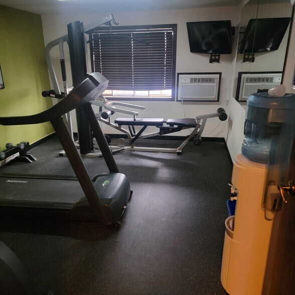 More Photos Of 3040 5th Ave S, Fort Dodge Hotel For Sale