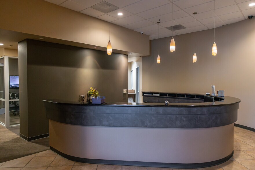 More Photos Of 7330 N Palm Ave, Fresno Office For Lease