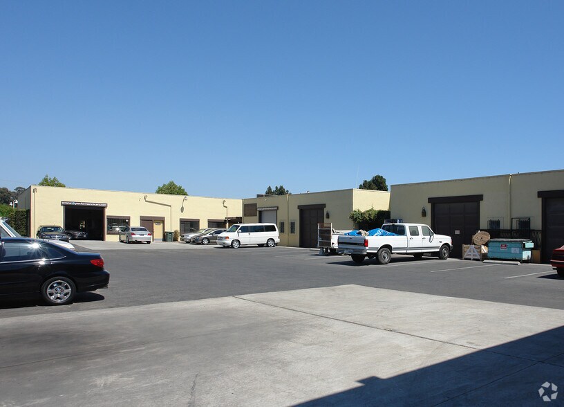 More Photos Of 1541-1559 Palma Dr, Ventura Warehouse For Lease