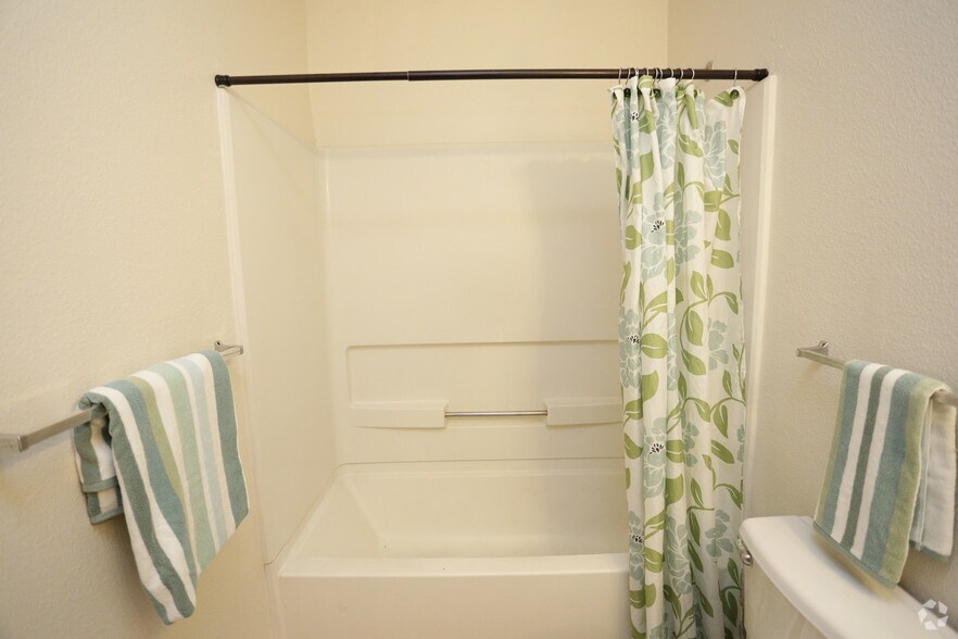 More Photos Of 5600 Salem Run Blvd, Fredericksburg Apartments For Sale