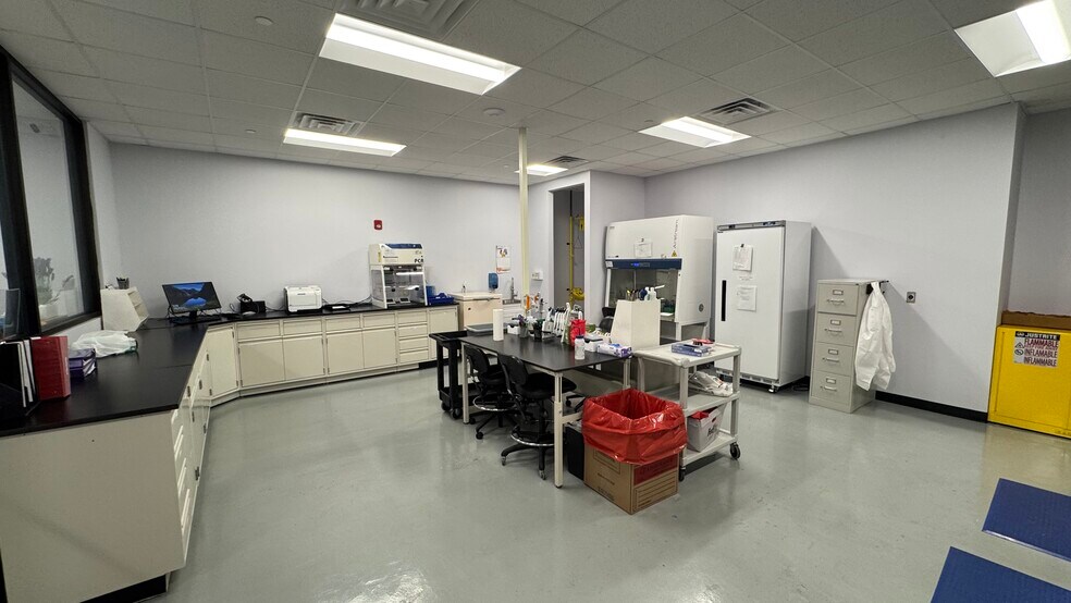 More Photos Of 2550 Brodhead Rd, Bethlehem Flex For Lease