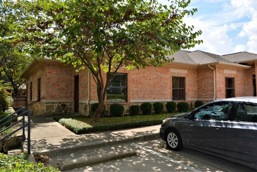 More Photos Of 2309 Virginia Pky, McKinney Medical For Lease