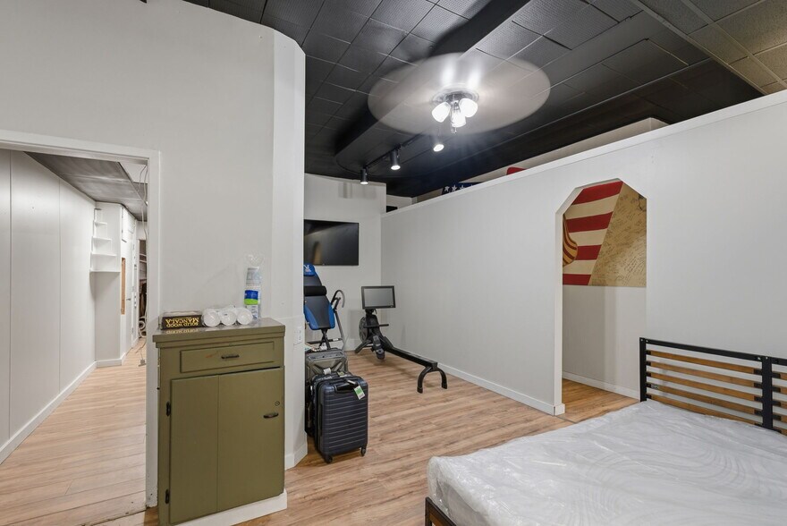 More Photos Of 302 N Main St, Newton Office Residential For Sale