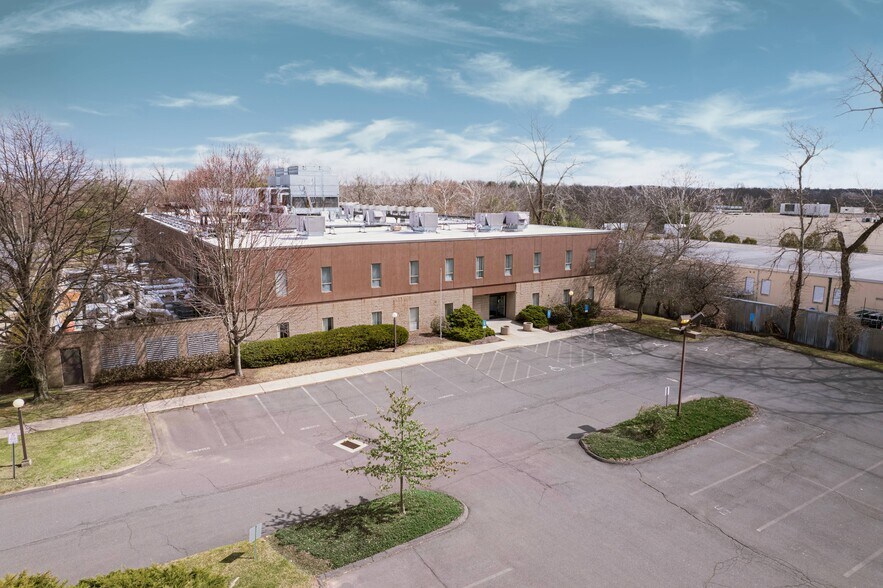 More Photos Of 25 Holly Dr, Newington Warehouse For Lease