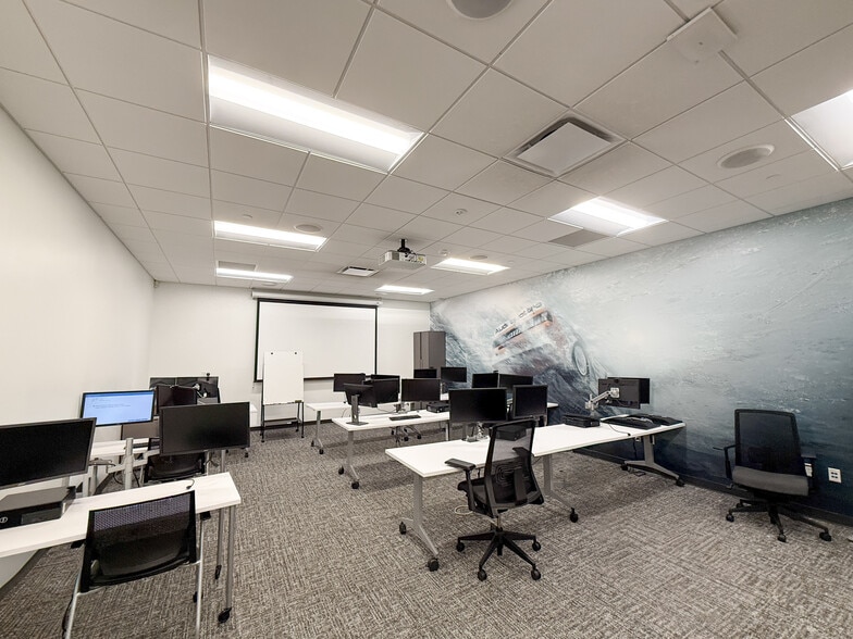 More Photos Of 109 Kenworthy Ave, Lowell Office For Sale