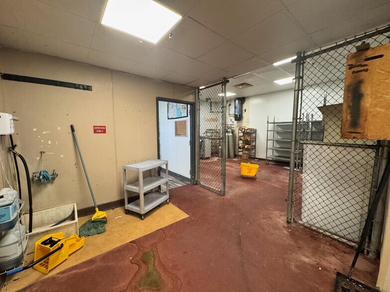 More Photos Of 1181 Stone Dr, Harrison Restaurant For Sale