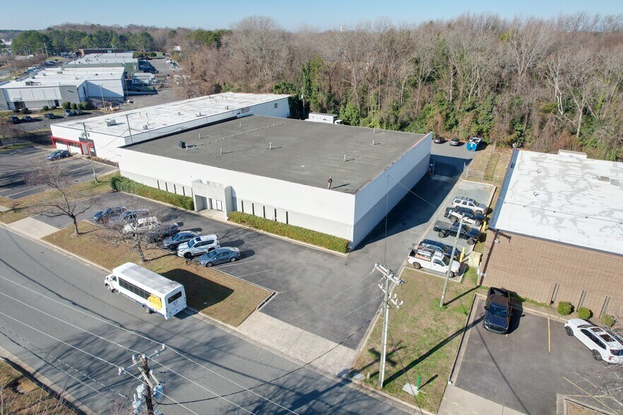 More Photos Of 4200 Revolution Park Dr, Charlotte Manufacturing For Lease