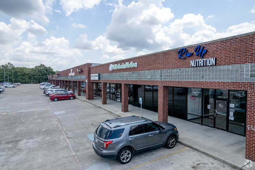 More Photos Of 407 W Baker Rd, Baytown Unknown For Lease
