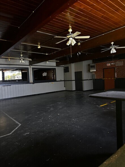 More Photos Of 614 Broad St st, Beloit General Retail For Lease