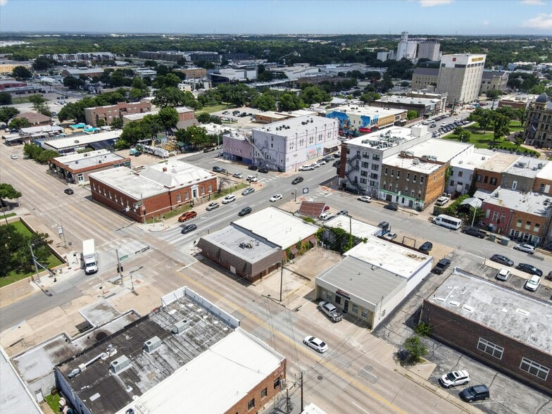 More Photos Of 221-223 N Locust St, Denton Office For Sale