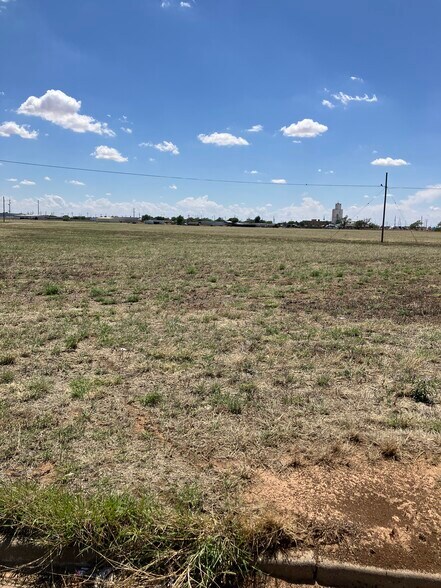 More Photos Of 1100-1200 W 31st St, Plainview Land For Sale