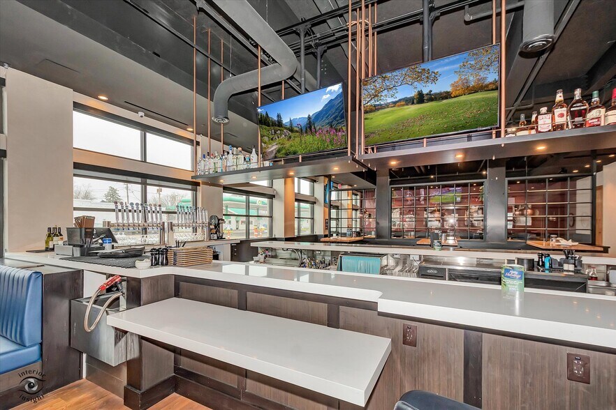 More Photos Of 140 Washington Sq, Washington General Retail For Sale