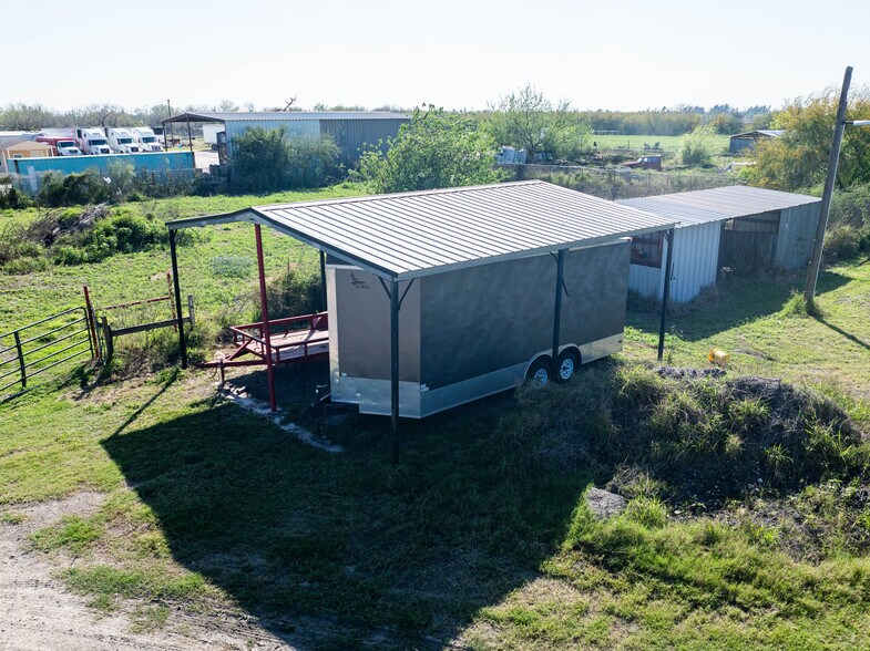 More Photos Of 101 E Crockett Ave, Alamo Office For Sale