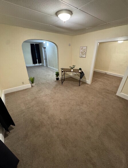 More Photos Of 1639 N Salina St, Syracuse Storefront Retail Residential For Sale