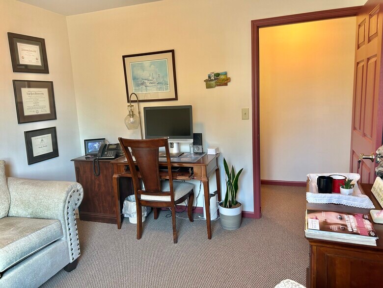 More Photos Of 85 Hopper Ave, Waldwick Medical For Lease