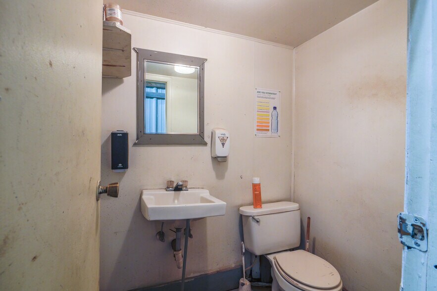 More Photos Of 1257 N 4th St, Laramie Industrial For Sale