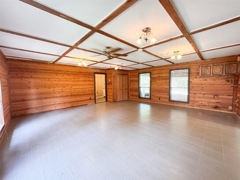 More Photos Of 15331 Lake Lamond Rd, Conroe Flex For Lease