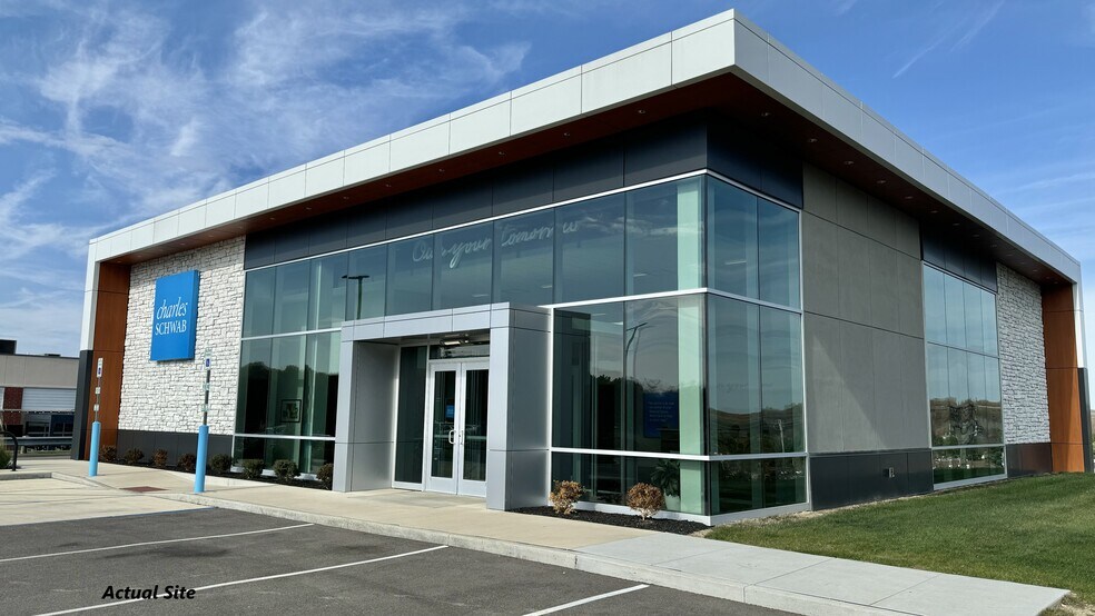 More Photos Of 4141 Heritage Center Dr, Copley Freestanding For Sale