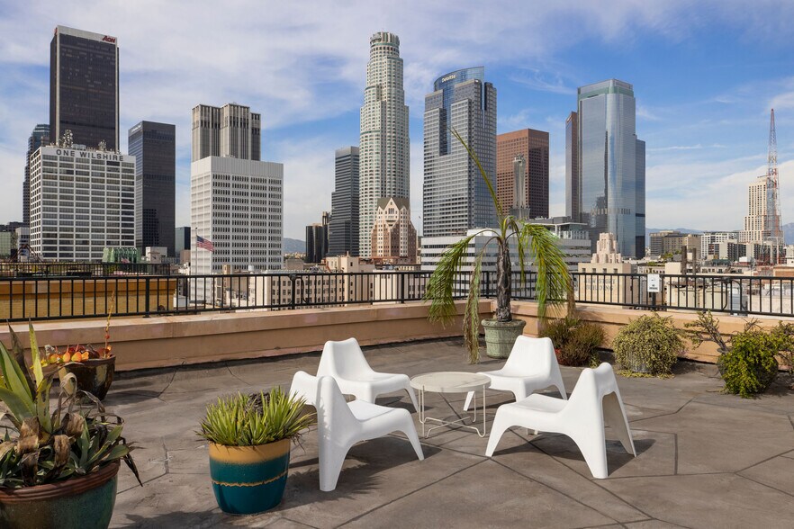 More Photos Of 215 W 7th St, Los Angeles Apartments For Sale