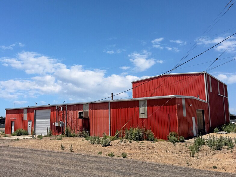 More Photos Of 1215 S Florida St, Borger Warehouse For Lease