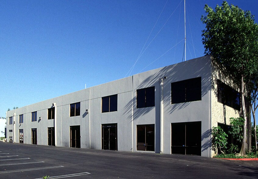 More Photos Of 1012 Brioso Dr, Costa Mesa Research And Development For Lease