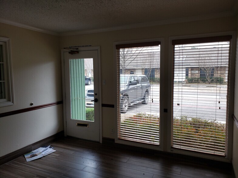 More Photos Of 3204 N MacArthur Blvd, Irving Medical For Sale