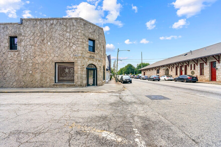 More Photos Of 929 Main St, Stone Mountain Restaurant For Lease