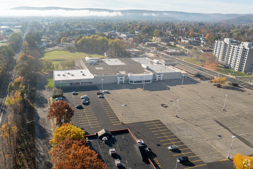 More Photos Of 299 S Main St, Elmira Freestanding For Lease