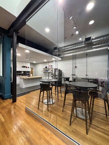 More Photos Of 1014 Morton St, Baltimore Office For Lease